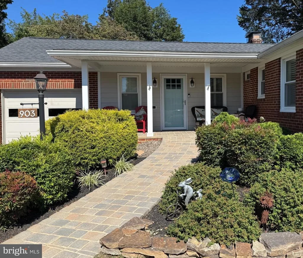 Photo of 903 MERCER PLACE