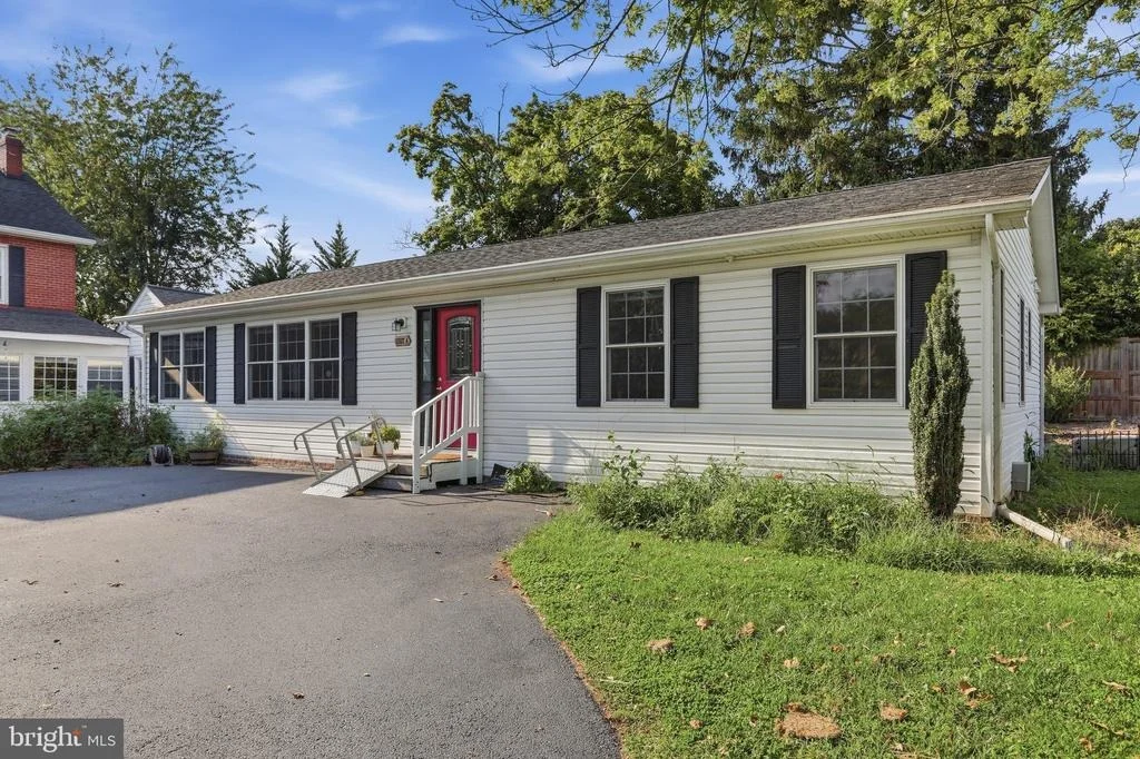 Photo of 5921 QUINN ROAD