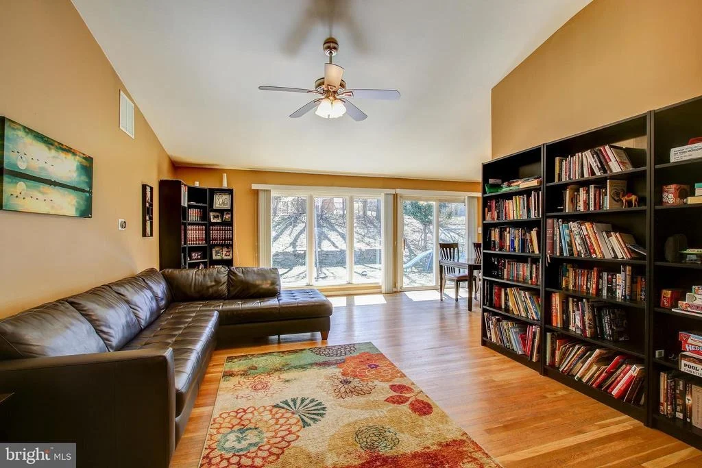 Photo of 906 LAMBERTON DRIVE