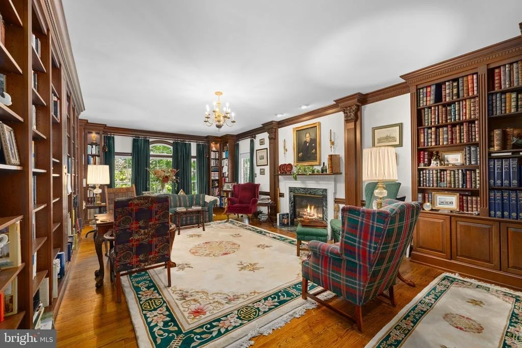 Photo of 897 CHINQUAPIN ROAD