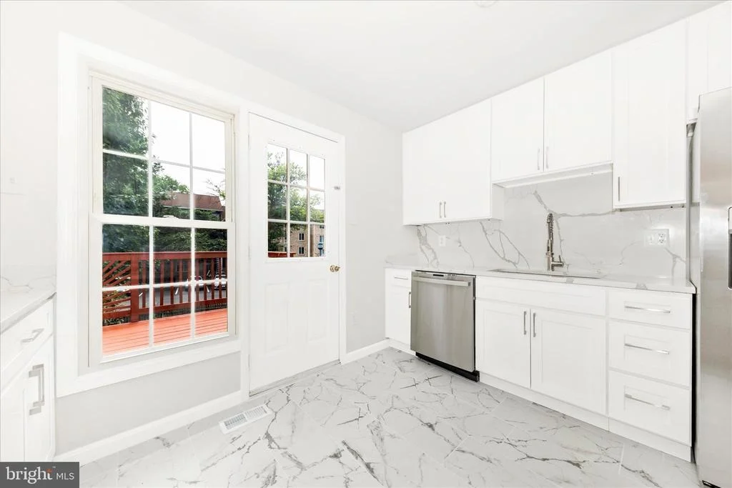 Photo of 176 STONEYBROOK COURT