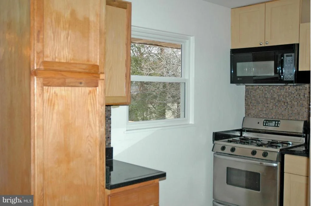 Photo of 403 PICKETT LANE