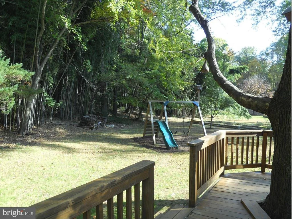 Photo of 1805 QUEENSGUARD ROAD