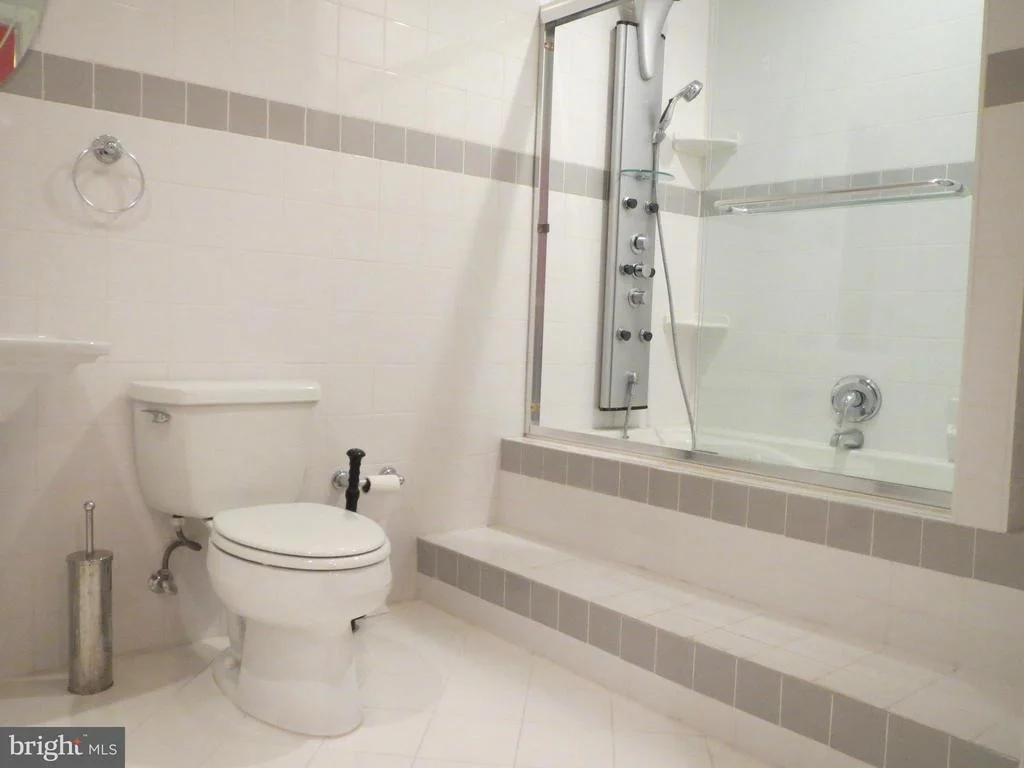 Photo of 21920 MANOR CREST LANE