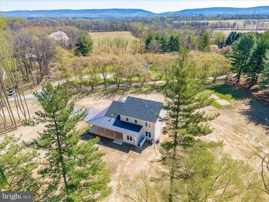 Photo of 460 SHADE TREE LANE