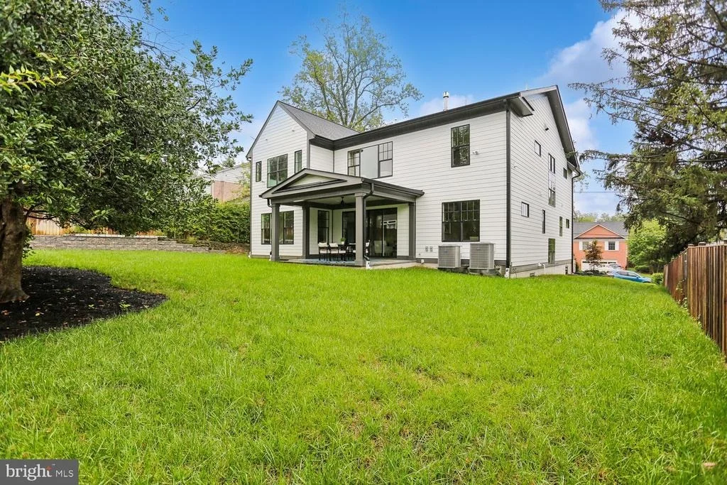 Photo of 6217 PLAINVIEW ROAD