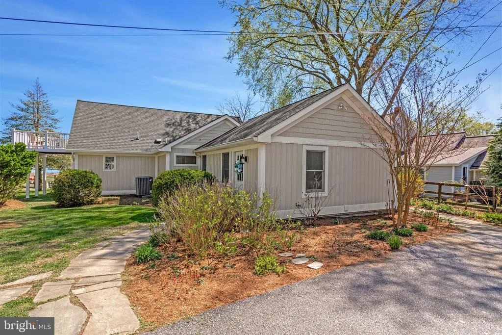 Photo of 1268 HAYES ROAD
