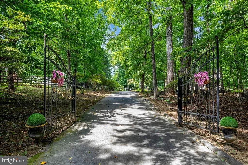 Photo of 9185 OLD DOMINION DRIVE