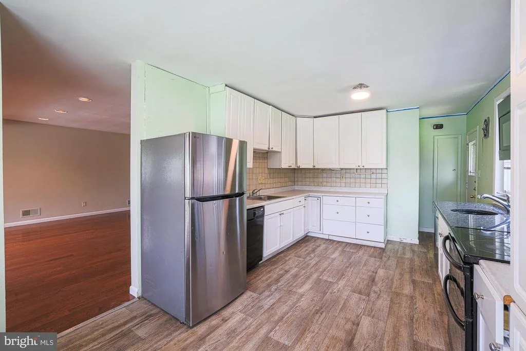 Photo of 6206 WINNER AVENUE
