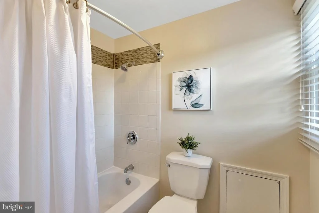 Photo of 13832 BEACON HOLLOW
