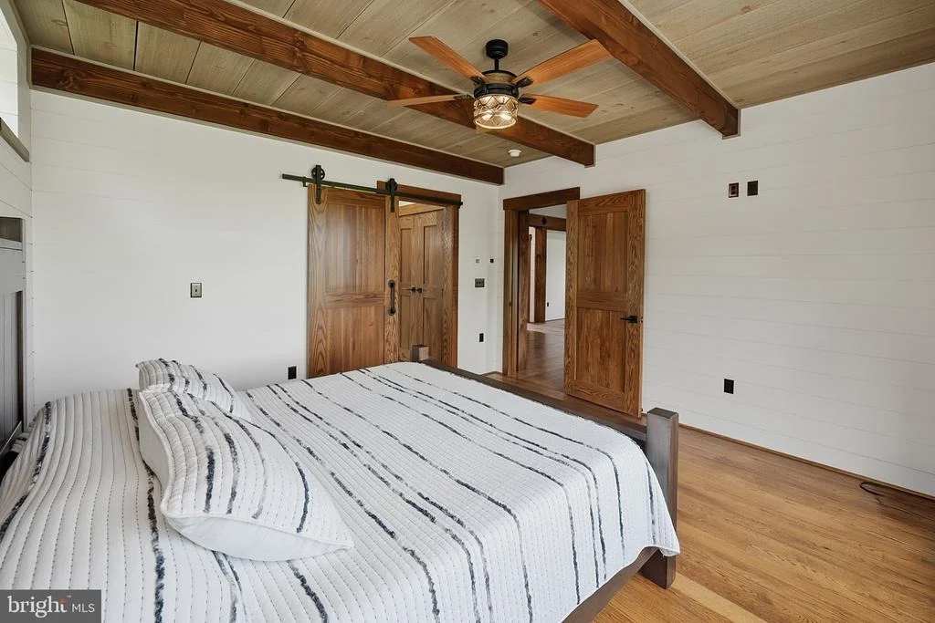 Photo of 415 NAZELROD ROAD