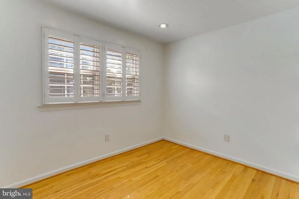 Photo of 6808 HOUNDMASTER ROAD