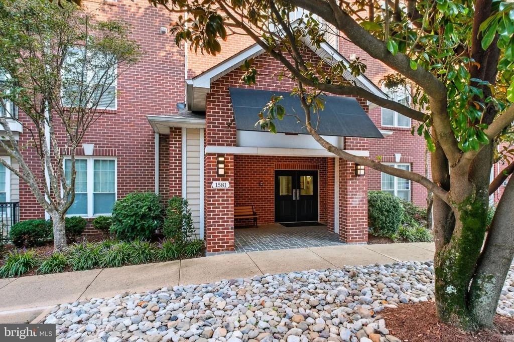 Photo of Unit 5203 at 1581 SPRING GATE DRIVE