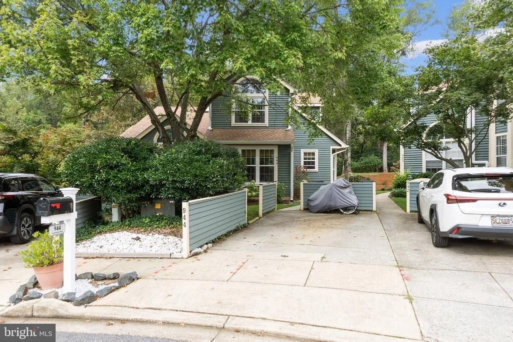 Photo of 944 YACHTSMAN WAY