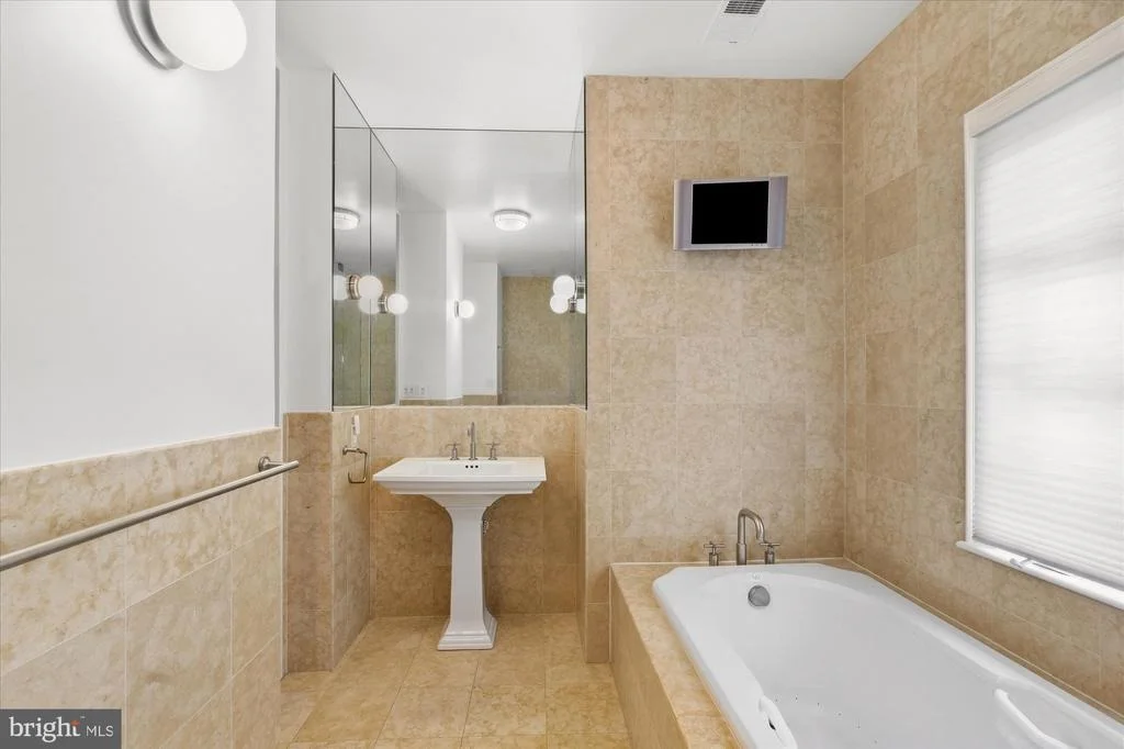 Photo of 4811 W STREET NW