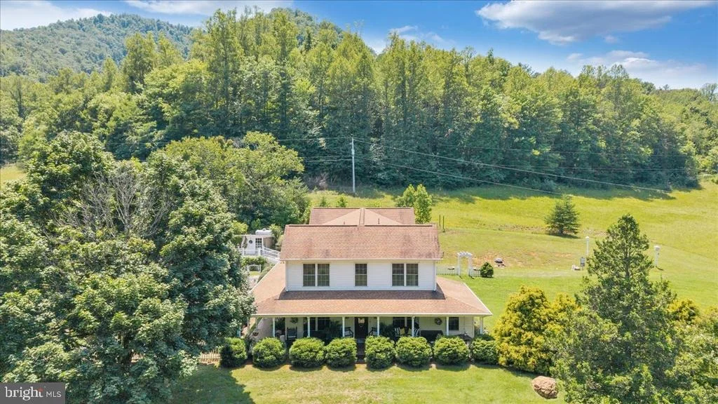 Photo of 2170 LONE IVY ROAD
