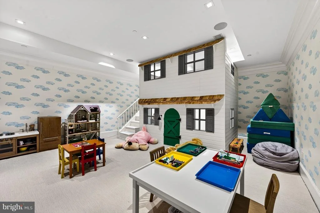 Photo of 4432 CHESTNUT LANE NW