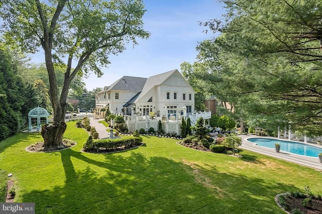 Photo of 423 SENECA ROAD