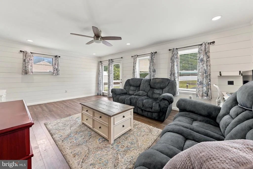 Photo of 989 BOUNDARY ROAD