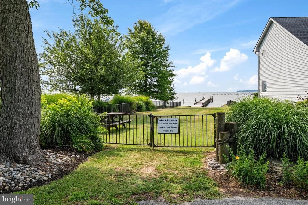 Photo of 812 BAY VIEW DRIVE