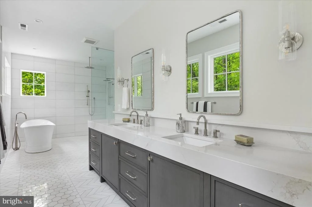 Photo of 1515 CRESTWOOD LANE