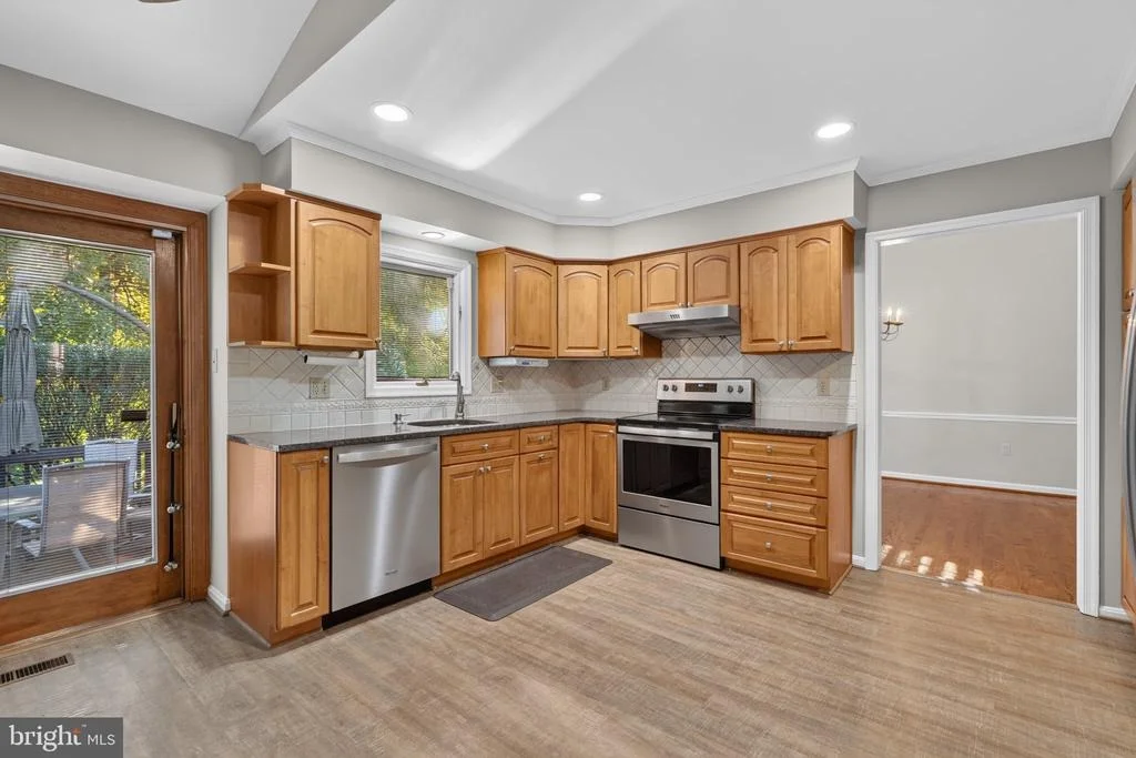 Photo of 7111 CARNATION COURT