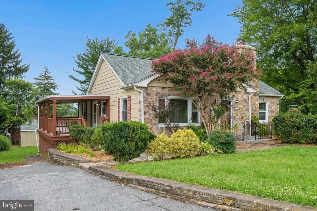 Photo of 8995 HAMBURG ROAD