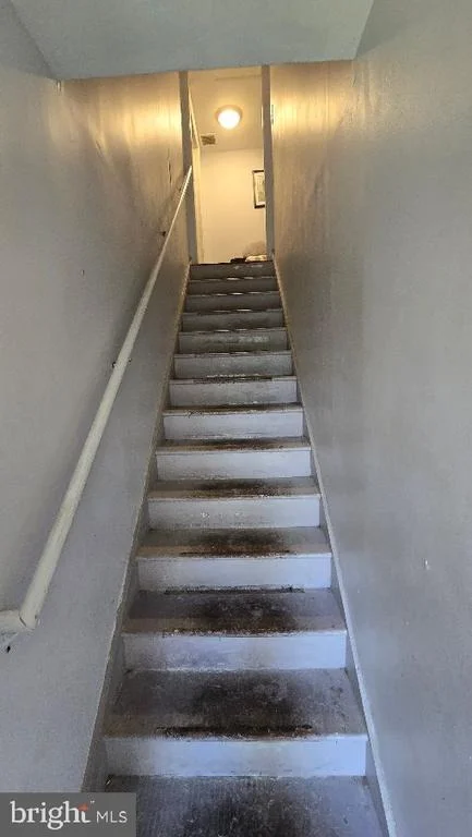 Photo of 140 ROBBINS AVENUE