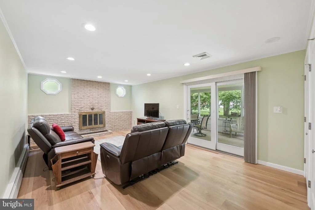 Photo of 10 PASADENA DRIVE