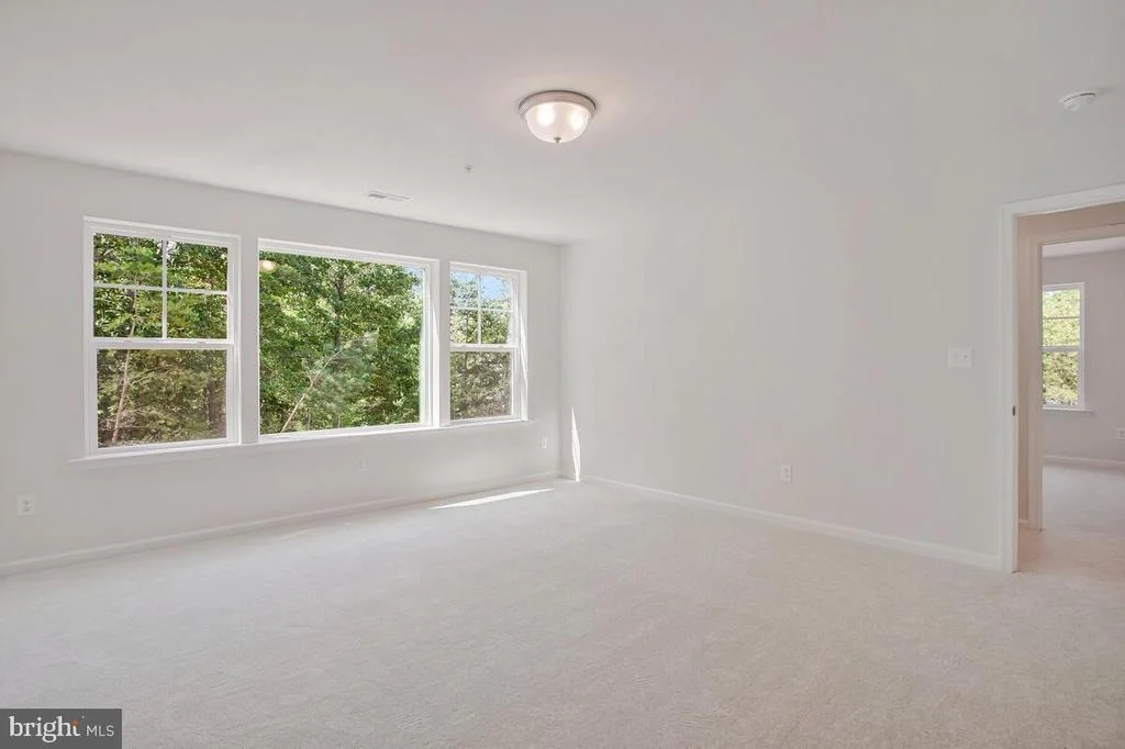 Photo of 725 NOLLMEYER ROAD