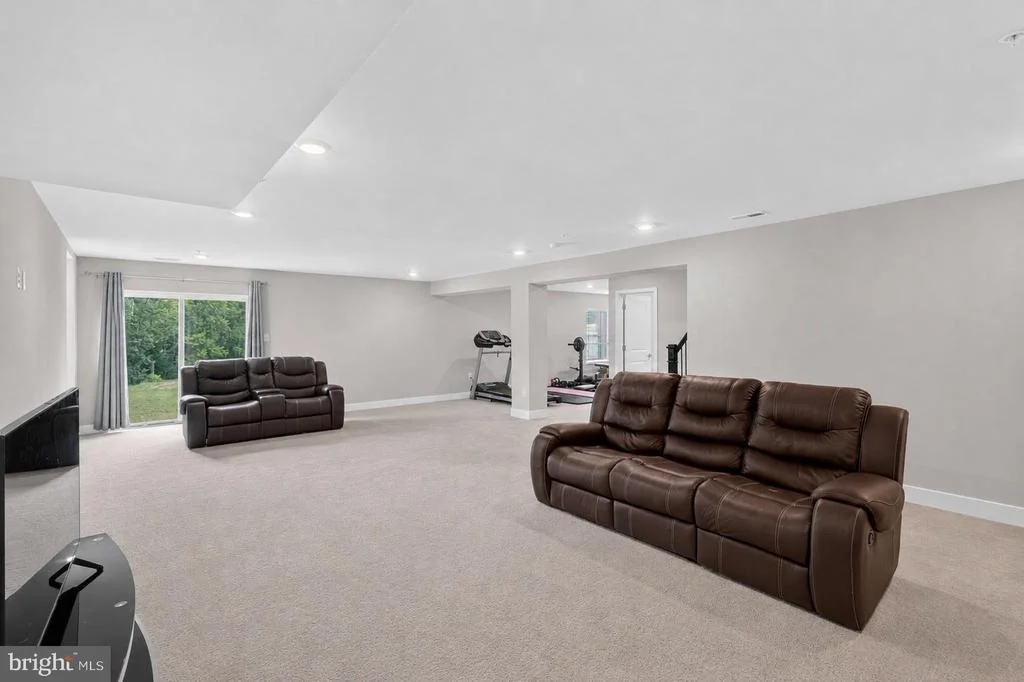 Photo of 4294 SHAKESPEARE CIRCLE