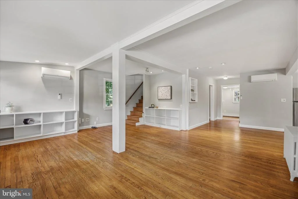 Photo of 565 SUNSET KNOLL ROAD