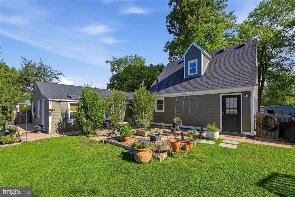 Photo of 7423 ALBEMARLE DRIVE