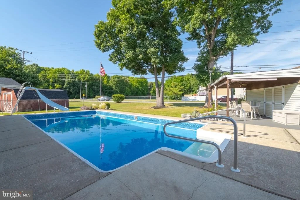 Photo of 417 NOLLMEYER ROAD