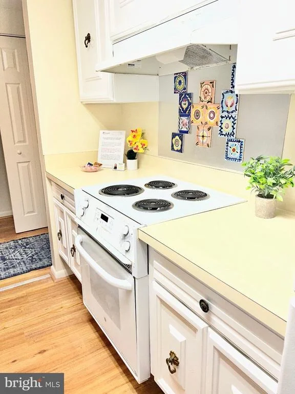 Photo of Unit 101B at 3640 GLENEAGLES DRIVE