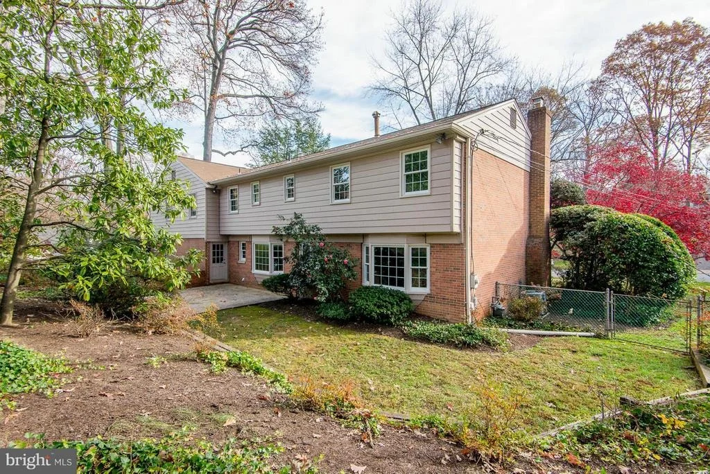 Photo of 7110 DEVONSHIRE ROAD