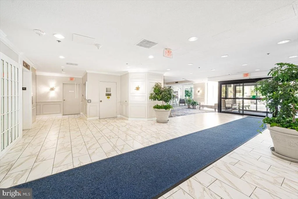 Photo of Unit 1807 at 15101 INTERLACHEN DRIVE