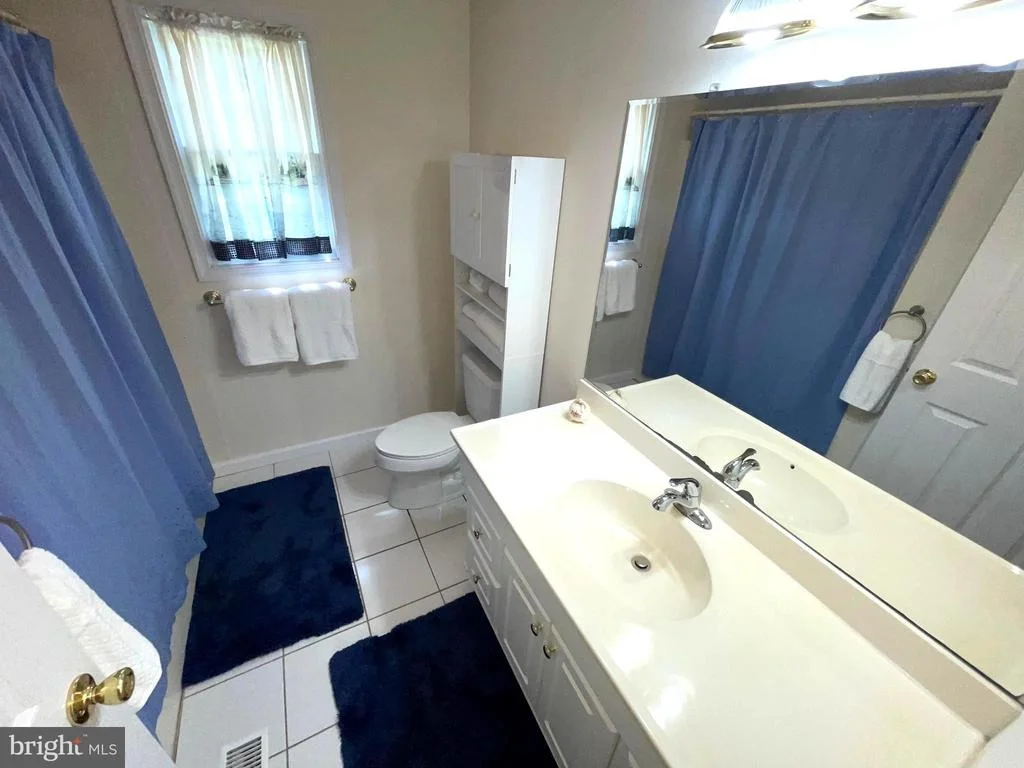 Photo of 28 CIRCLE DRIVE W