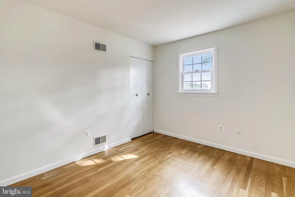 Photo of 14825 NOTLEY ROAD