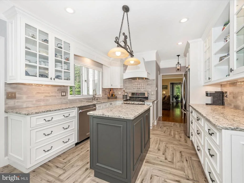 Photo of 2301 FORT WILLIAM DRIVE