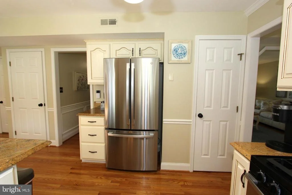 Photo of 6759 MEADOWSIDE DRIVE