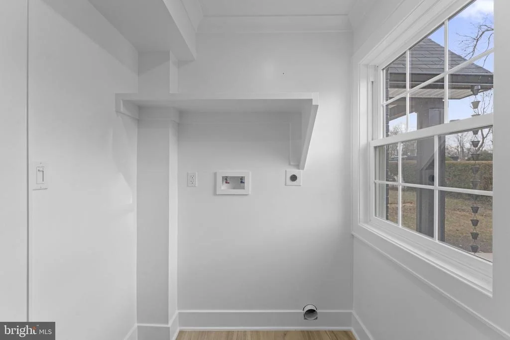 Photo of 305 WINE STREET