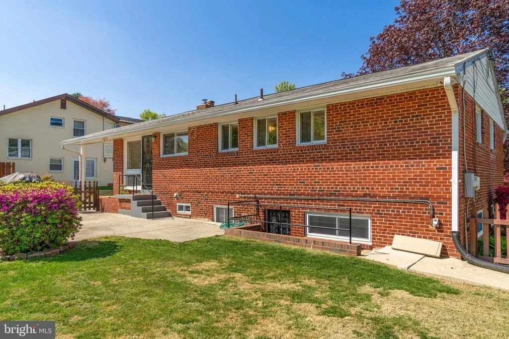Photo of 1509 VIVIAN PLACE
