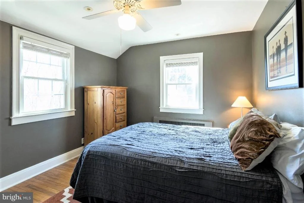 Photo of 620 ALDERSHOT ROAD