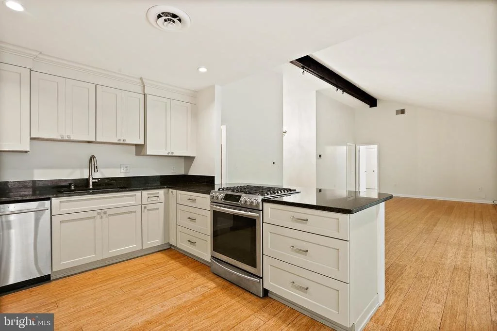 Photo of 1668 WINCHESTER ROAD