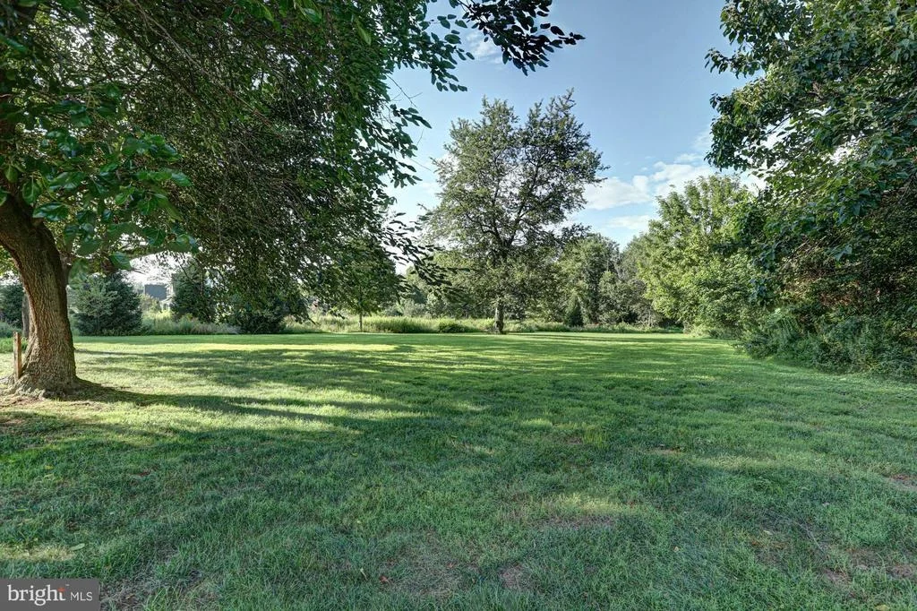 Photo of 1233 BUNKER HILL ROAD
