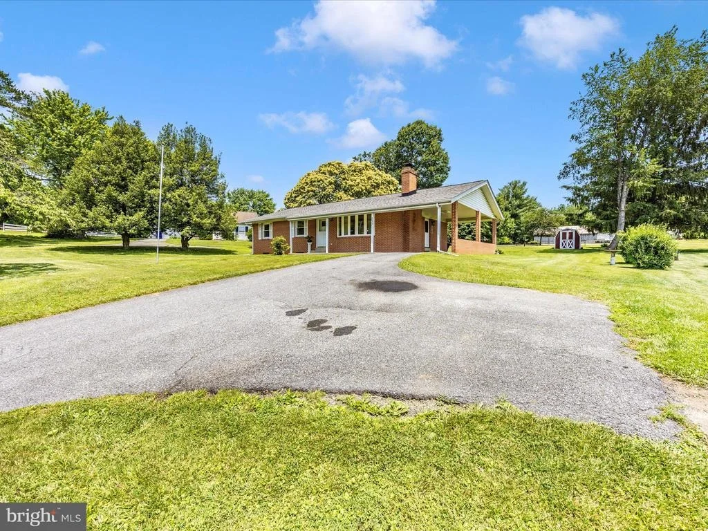 Photo of 5634 SHOOKSTOWN ROAD