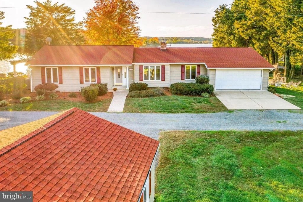 Photo of 16185 BRADBURN LANE