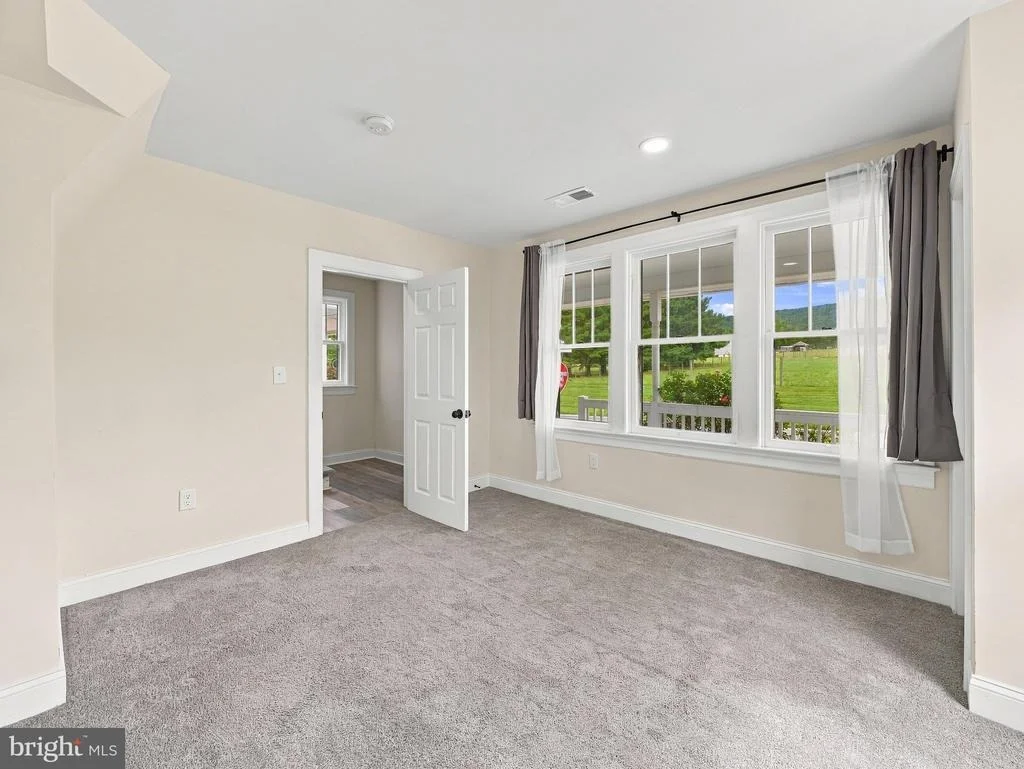 Photo of 8118 MAPLEVILLE ROAD
