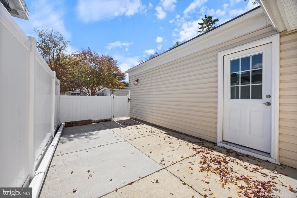 Photo of Unit 191A at 3221 LUDHAM DRIVE